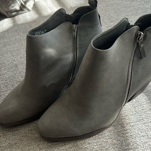 Women’s low boot